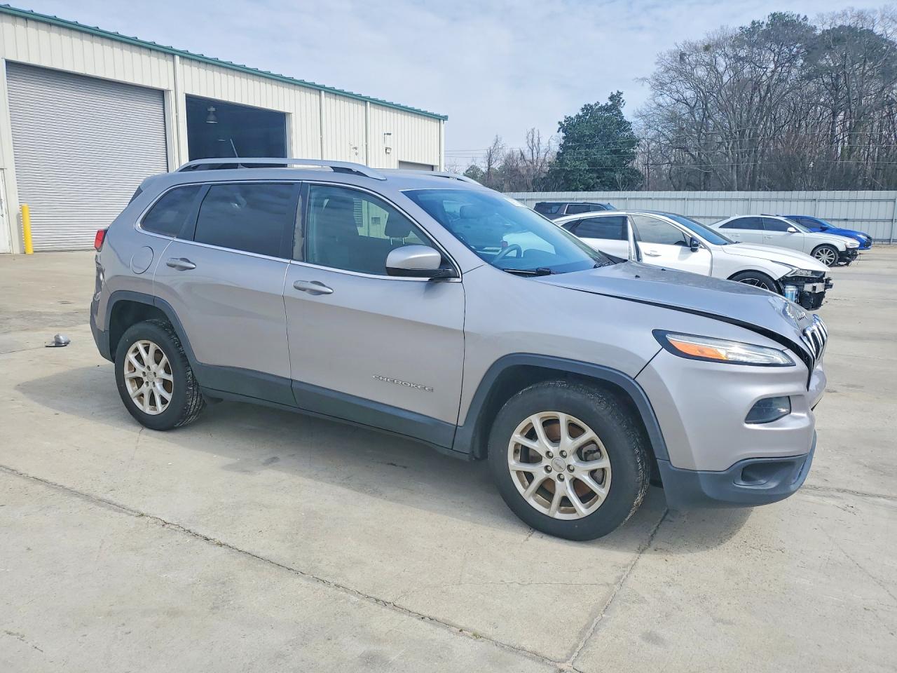 2018 JEEP CHEROKEE LATITUDE photo 4