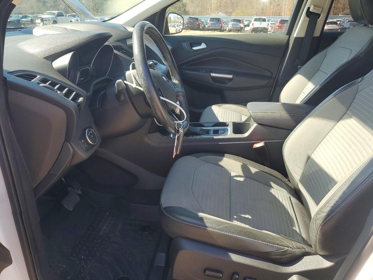 2019 FORD ESCAPE SE photo 13
