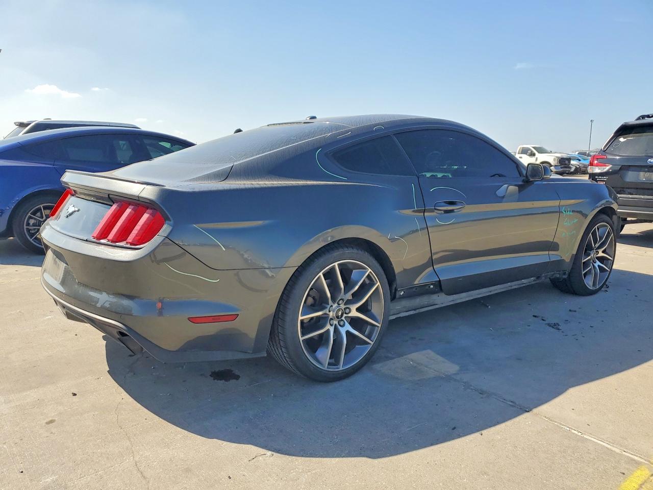 2015 FORD MUSTANG photo 3