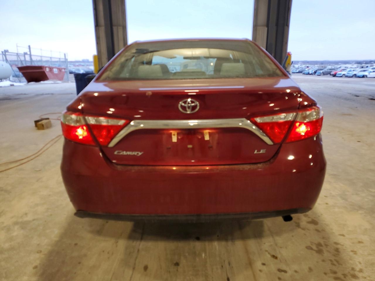 2016 TOYOTA CAMRY LE photo 6
