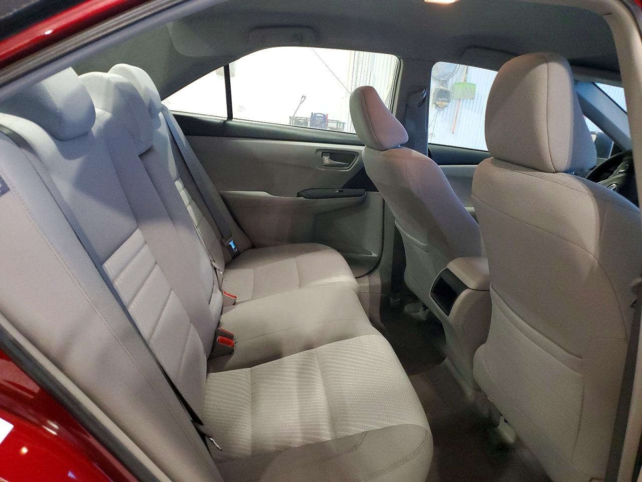 2016 TOYOTA CAMRY LE photo 10