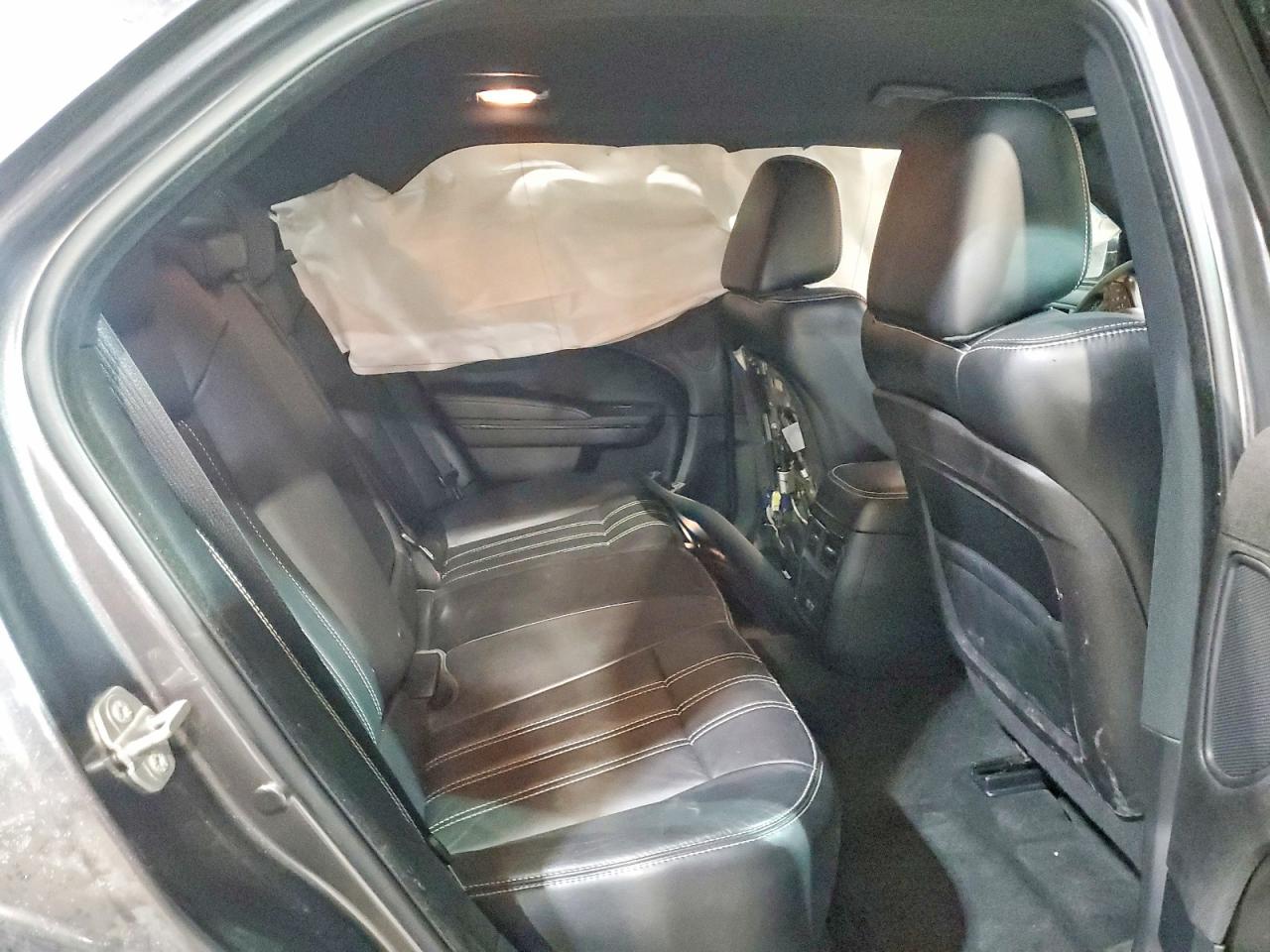 2015 CHRYSLER 300 S photo 10