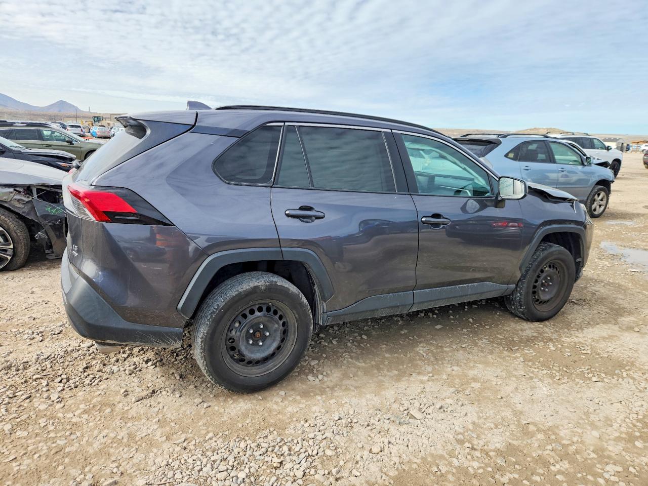 2019 TOYOTA RAV4 LE photo 3