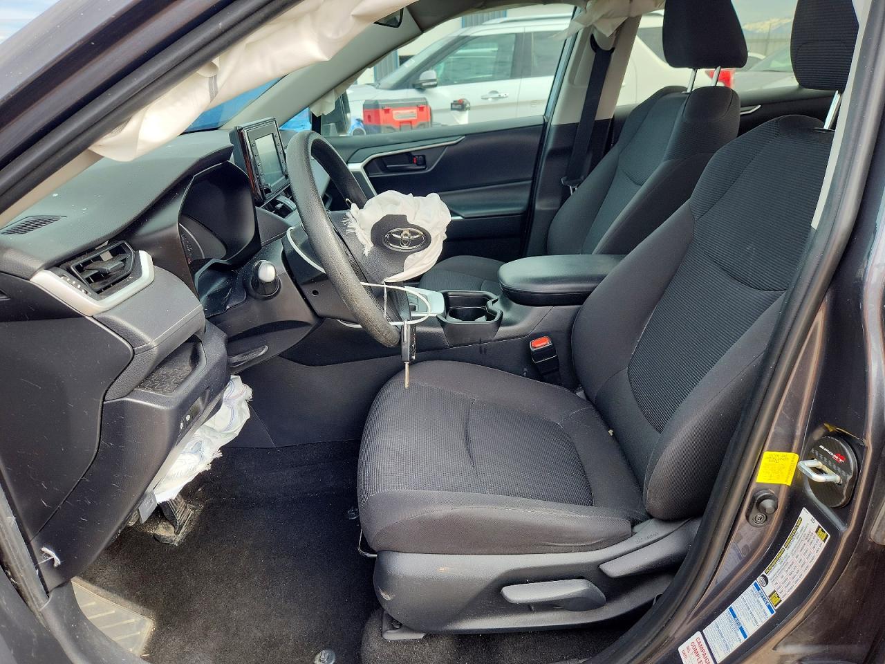 2019 TOYOTA RAV4 LE photo 7