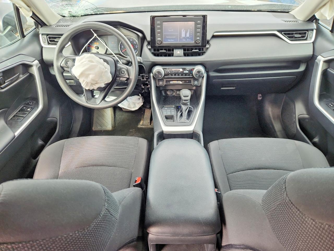 2019 TOYOTA RAV4 LE photo 8