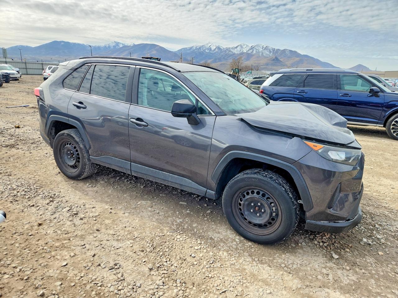 2019 TOYOTA RAV4 LE photo 4