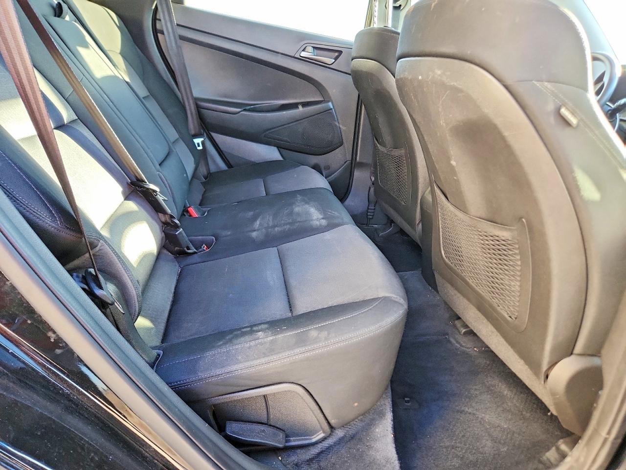 2016 HYUNDAI TUCSON SE photo 11