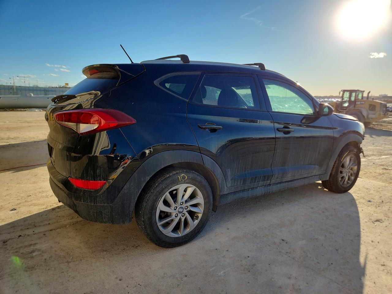 2016 HYUNDAI TUCSON SE photo 3