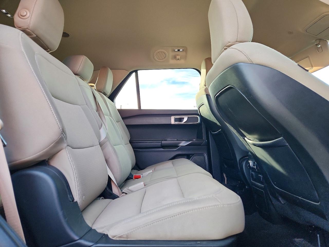 2020 FORD EXPLORER photo 28