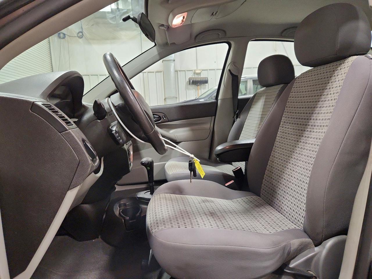 2007 FORD FOCUS ZX4 photo 13