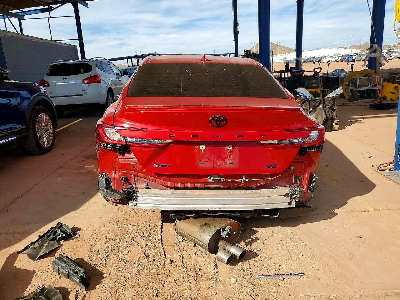 2025 TOYOTA CAMRY SE photo 6