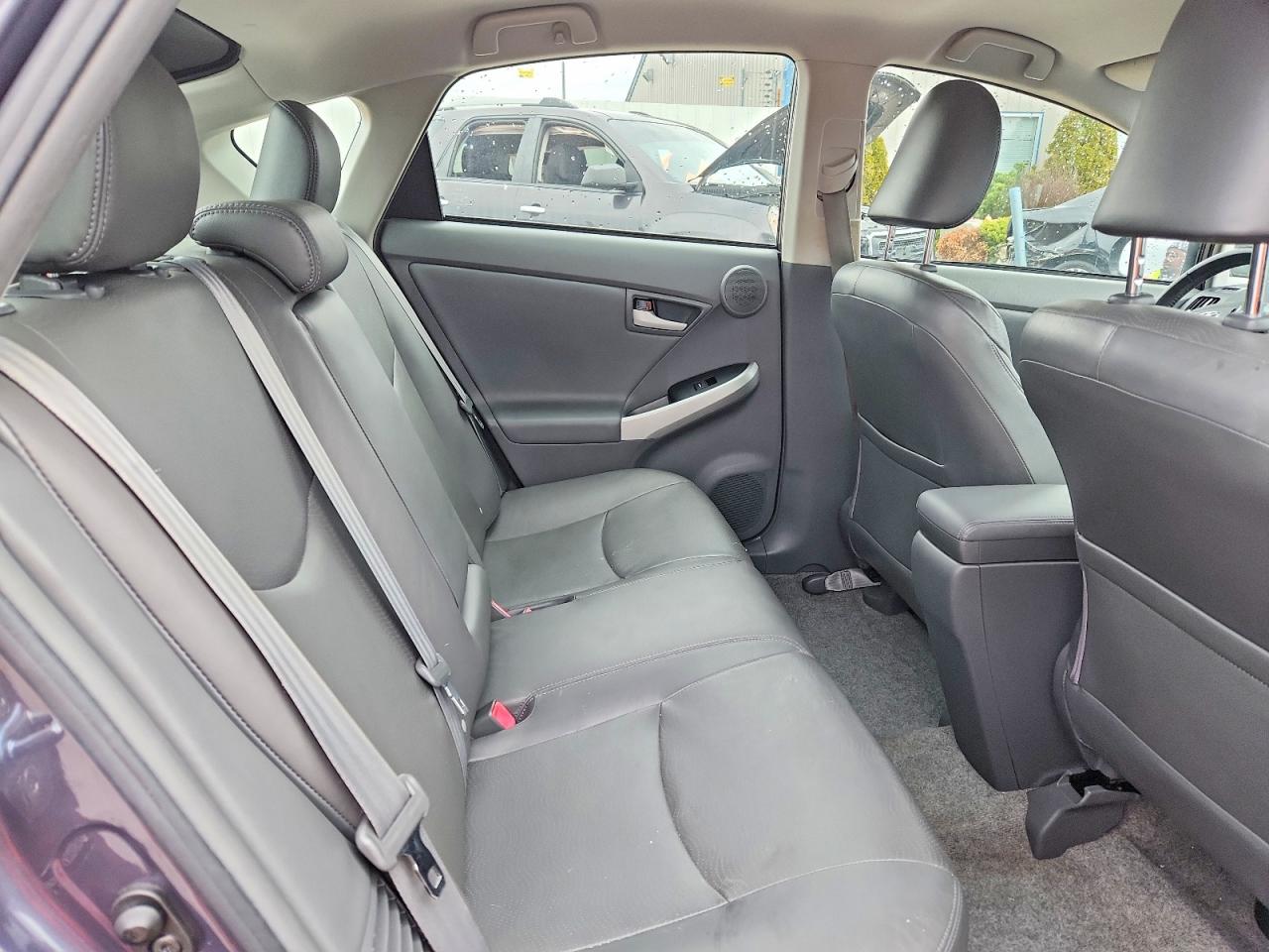 2011 TOYOTA PRIUS FOUR photo 11