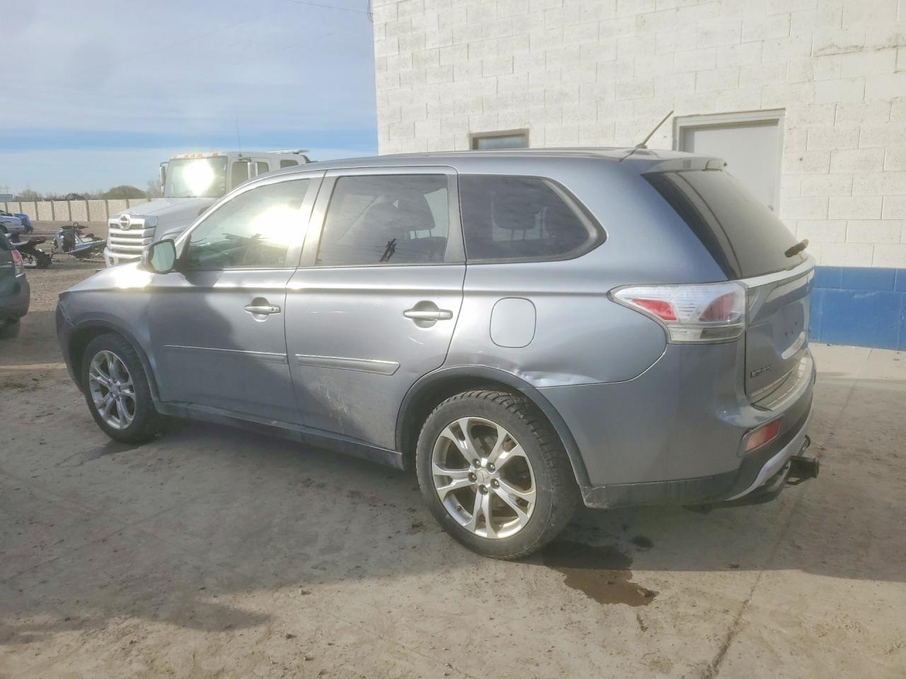 2015 MITSUBISHI OUTLANDER SE photo 2