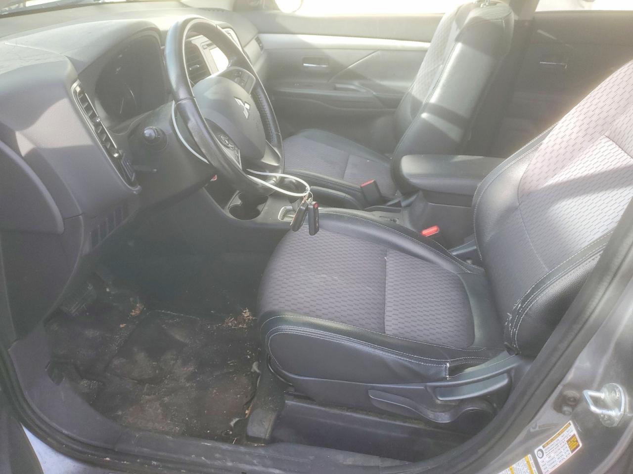 2015 MITSUBISHI OUTLANDER SE photo 7