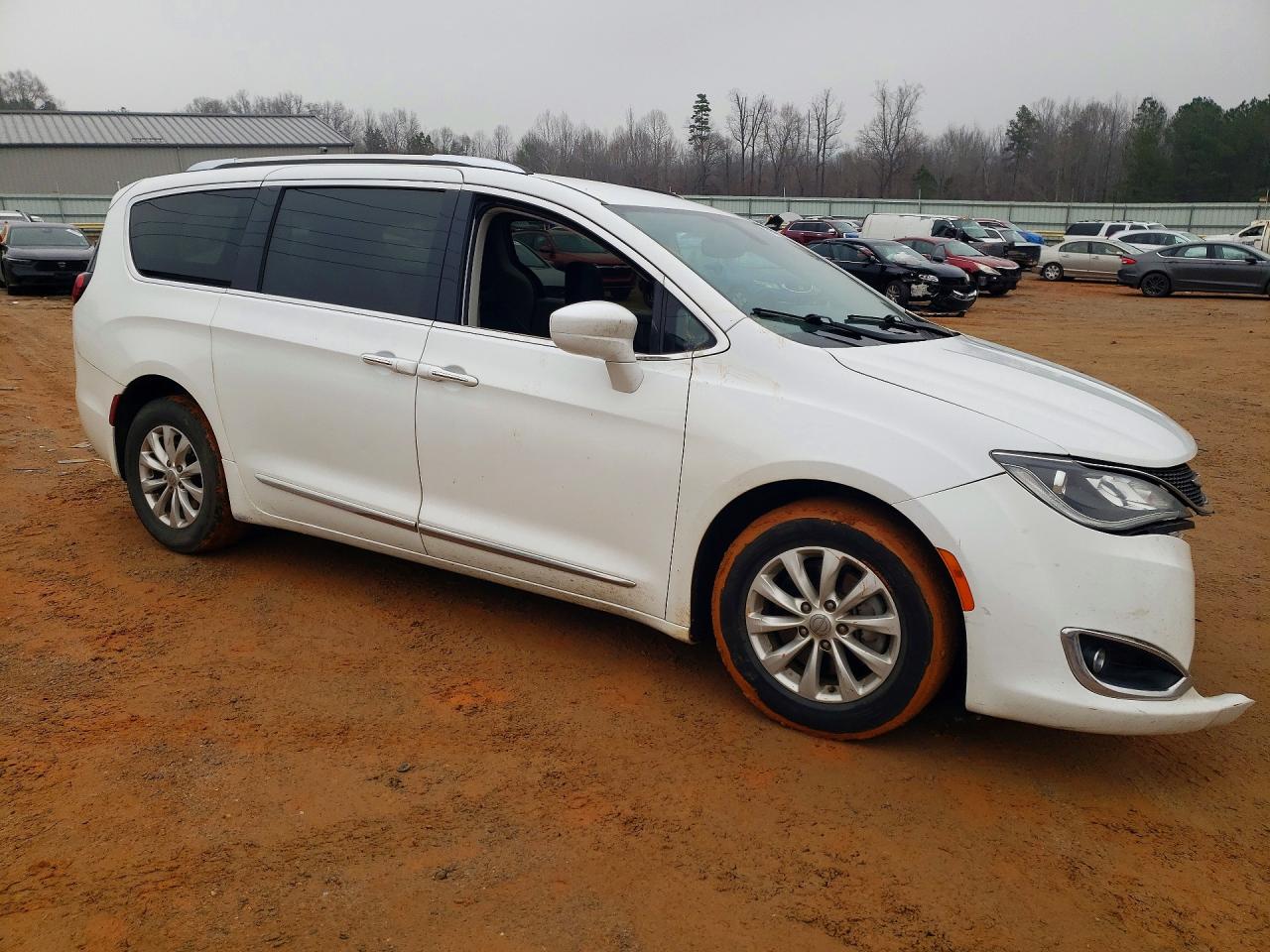 2019 CHRYSLER PACIFICA TOURING L photo 7