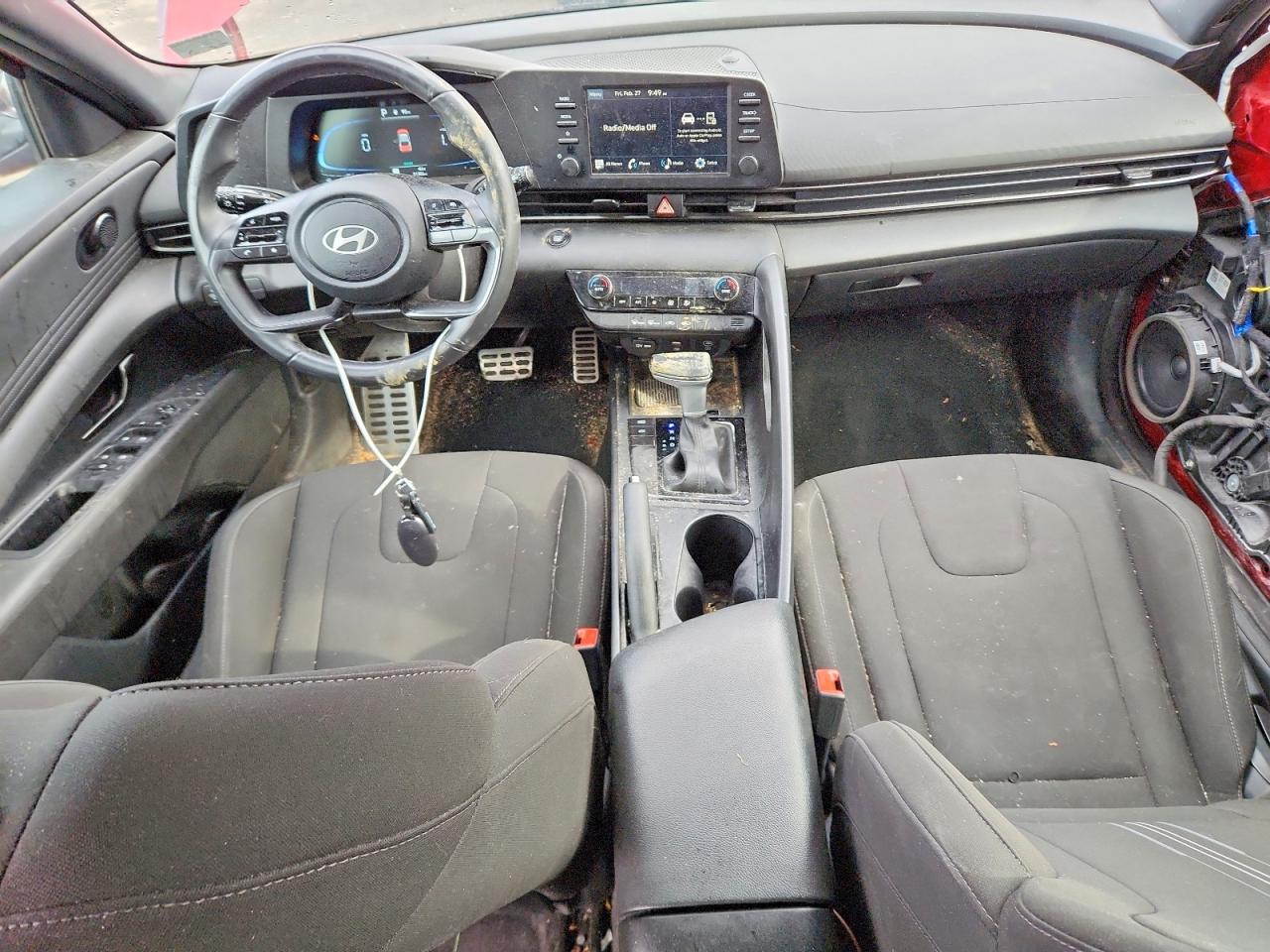 2025 HYUNDAI ELANTRA SEL SPORT photo 15