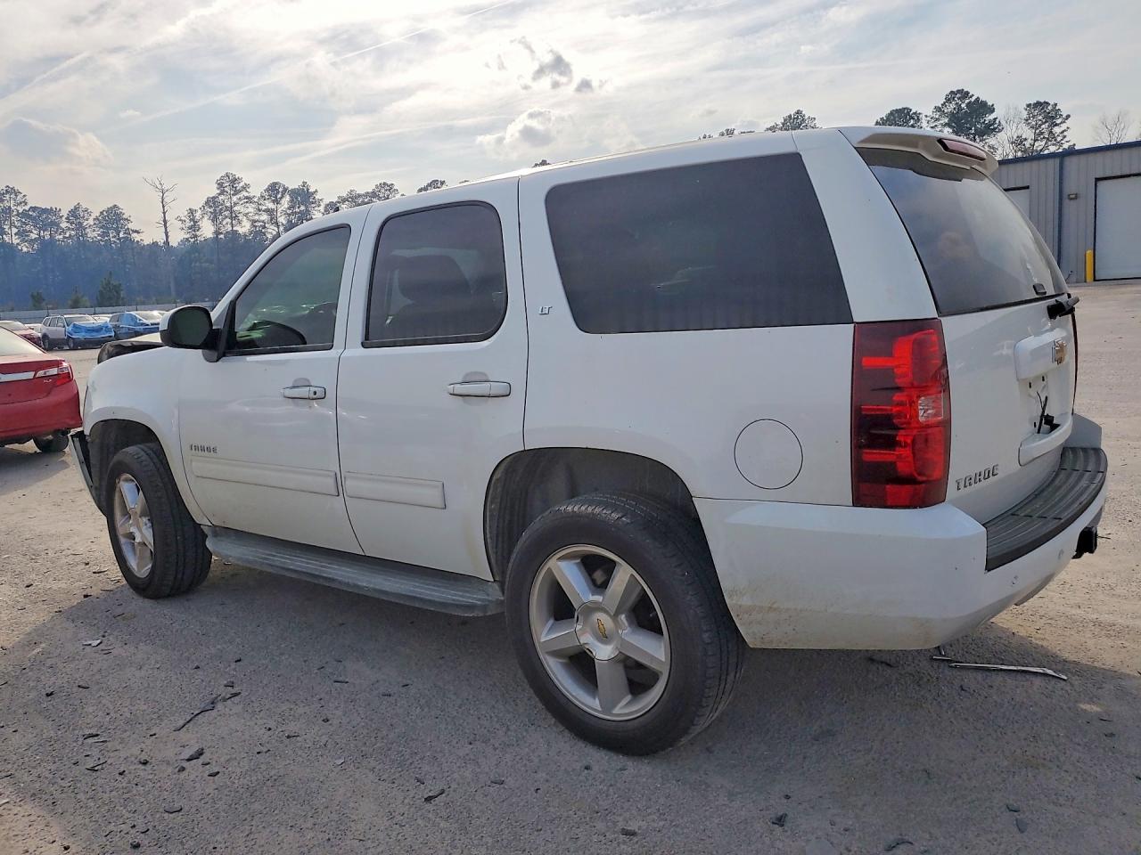 2011 CHEVROLET TAHOE C1500 LT photo 2