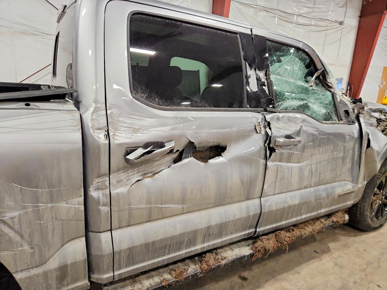 2025 FORD F150 XLT photo 19
