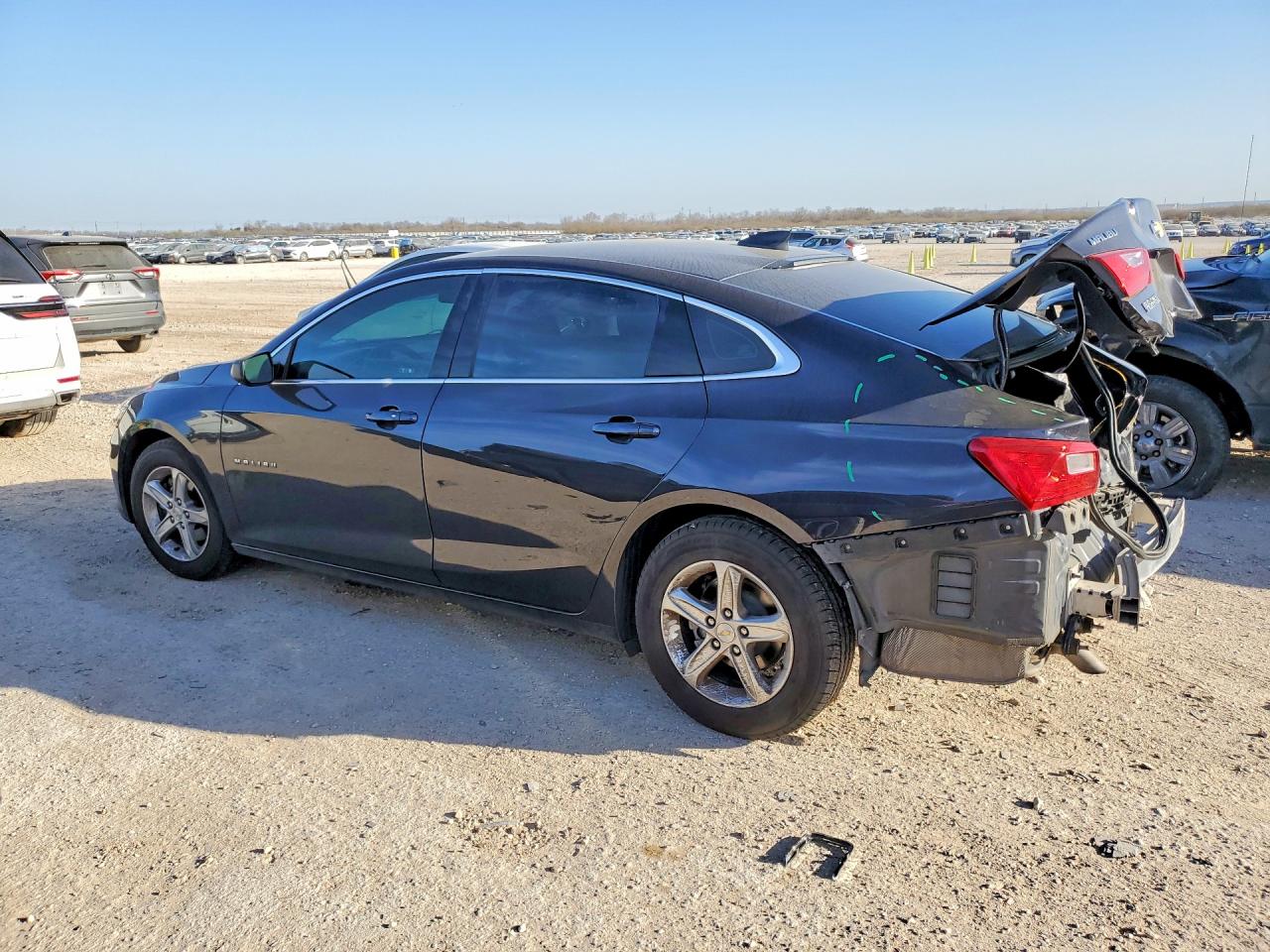 2022 CHEVROLET MALIBU LS photo 4