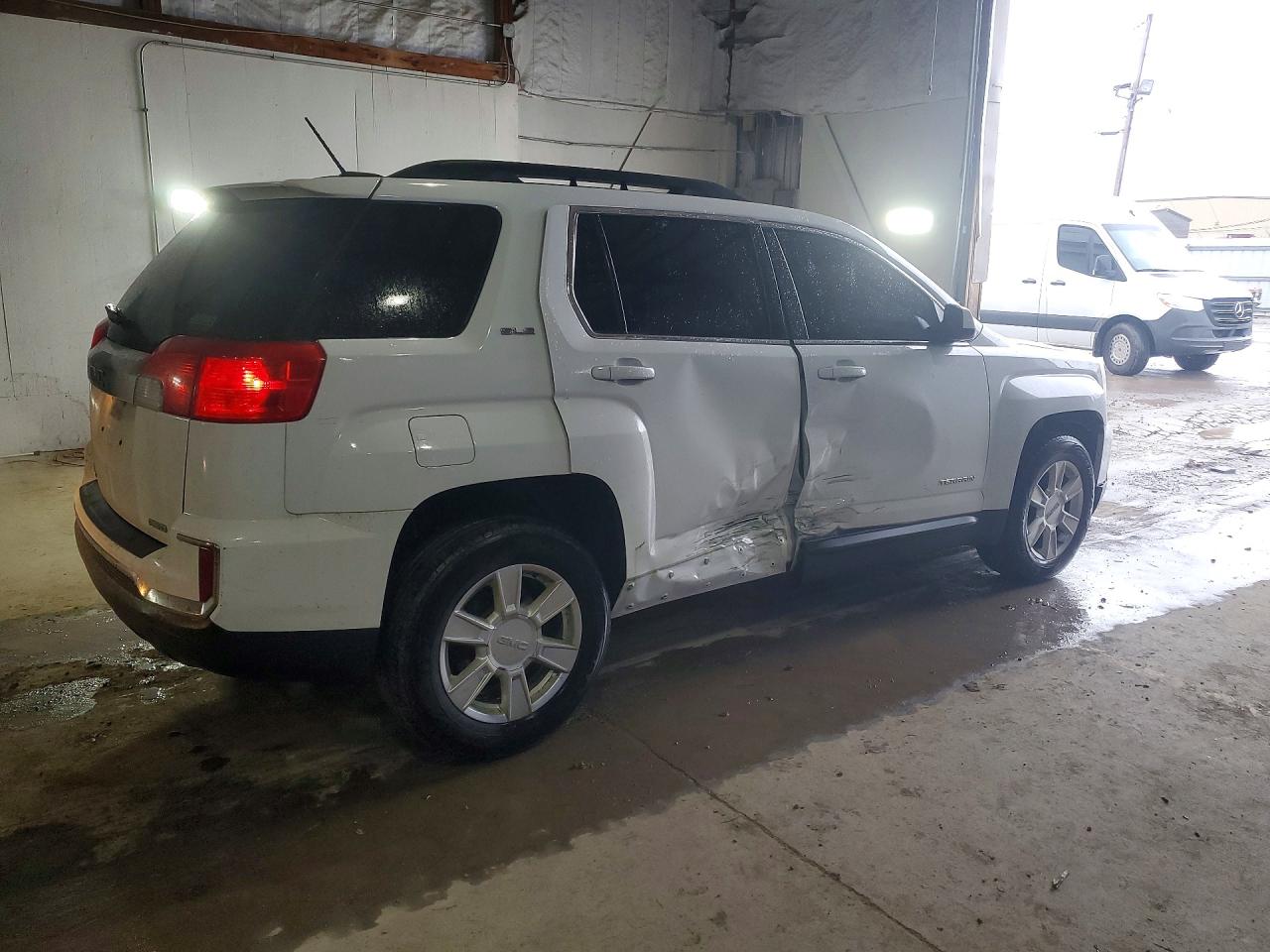 2017 GMC TERRAIN SLE photo 5
