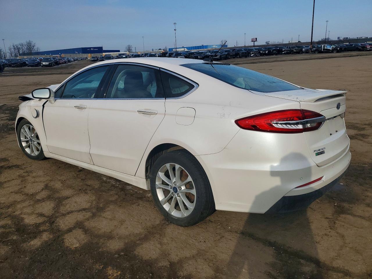 2019 FORD FUSION TITANIUM photo 2