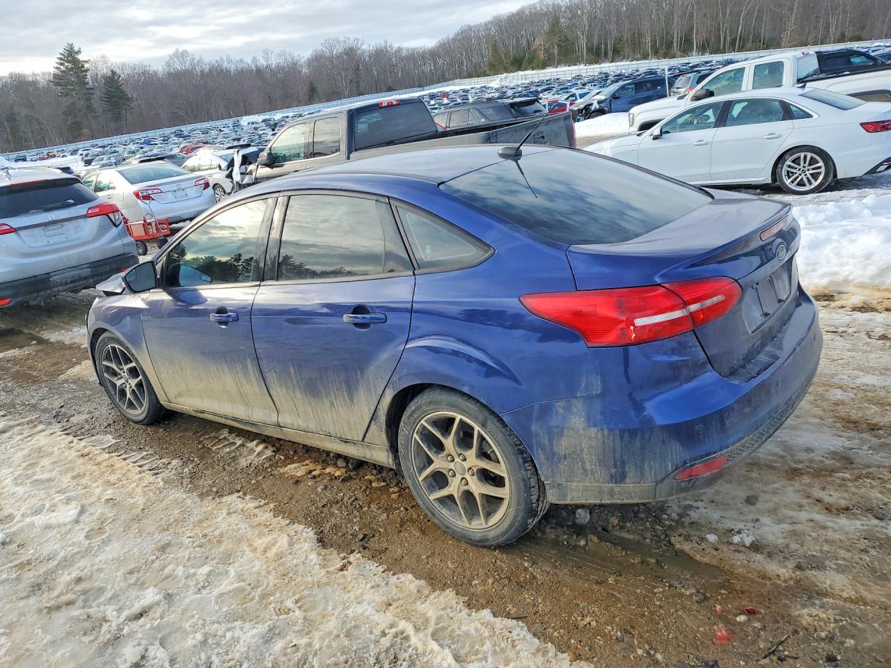 2017 FORD FOCUS SEL photo 2