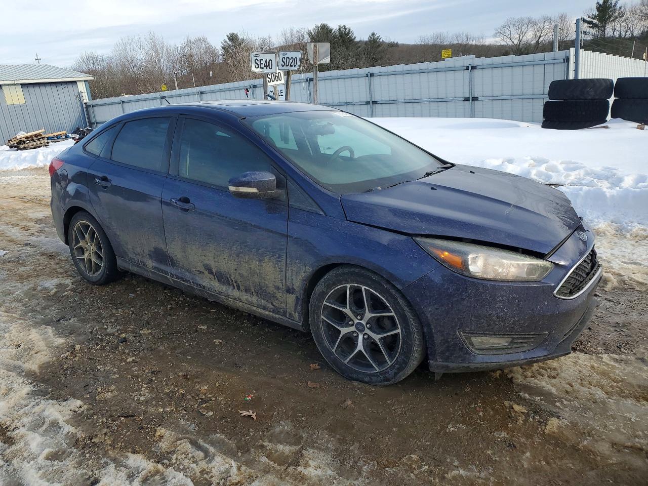2017 FORD FOCUS SEL photo 4