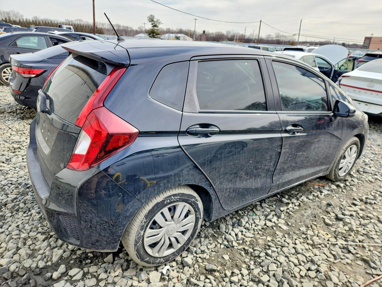 2016 HONDA FIT photo 3