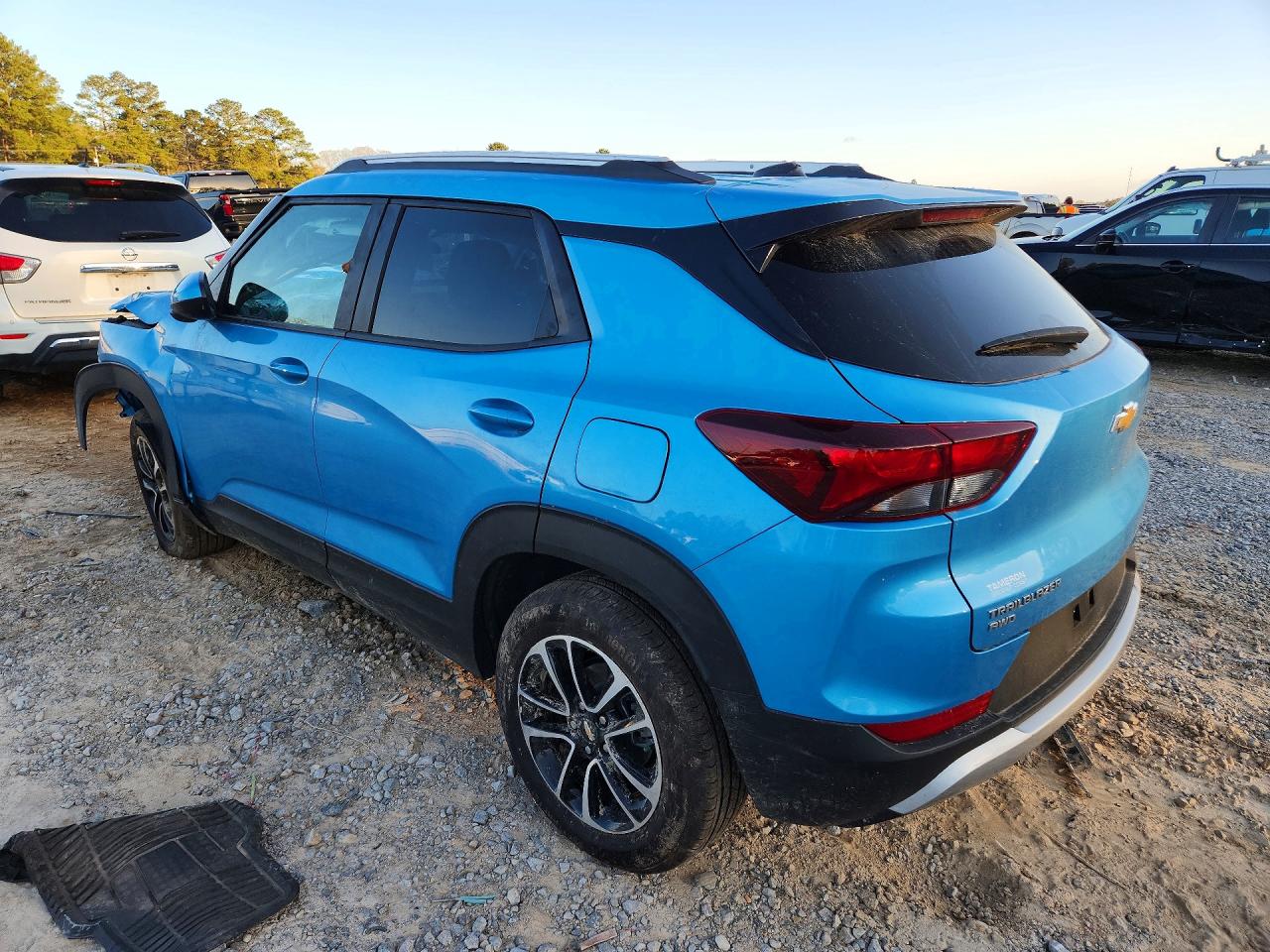 2025 CHEVROLET TRAILBLAZER LT photo 2