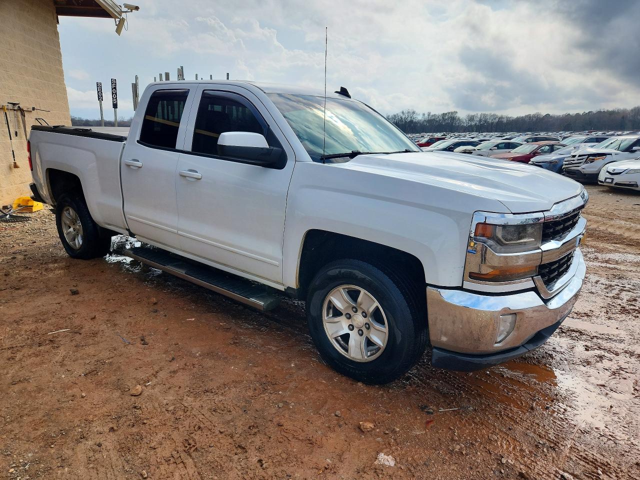 2016 CHEVROLET SILVERADO C1500 LT photo 4