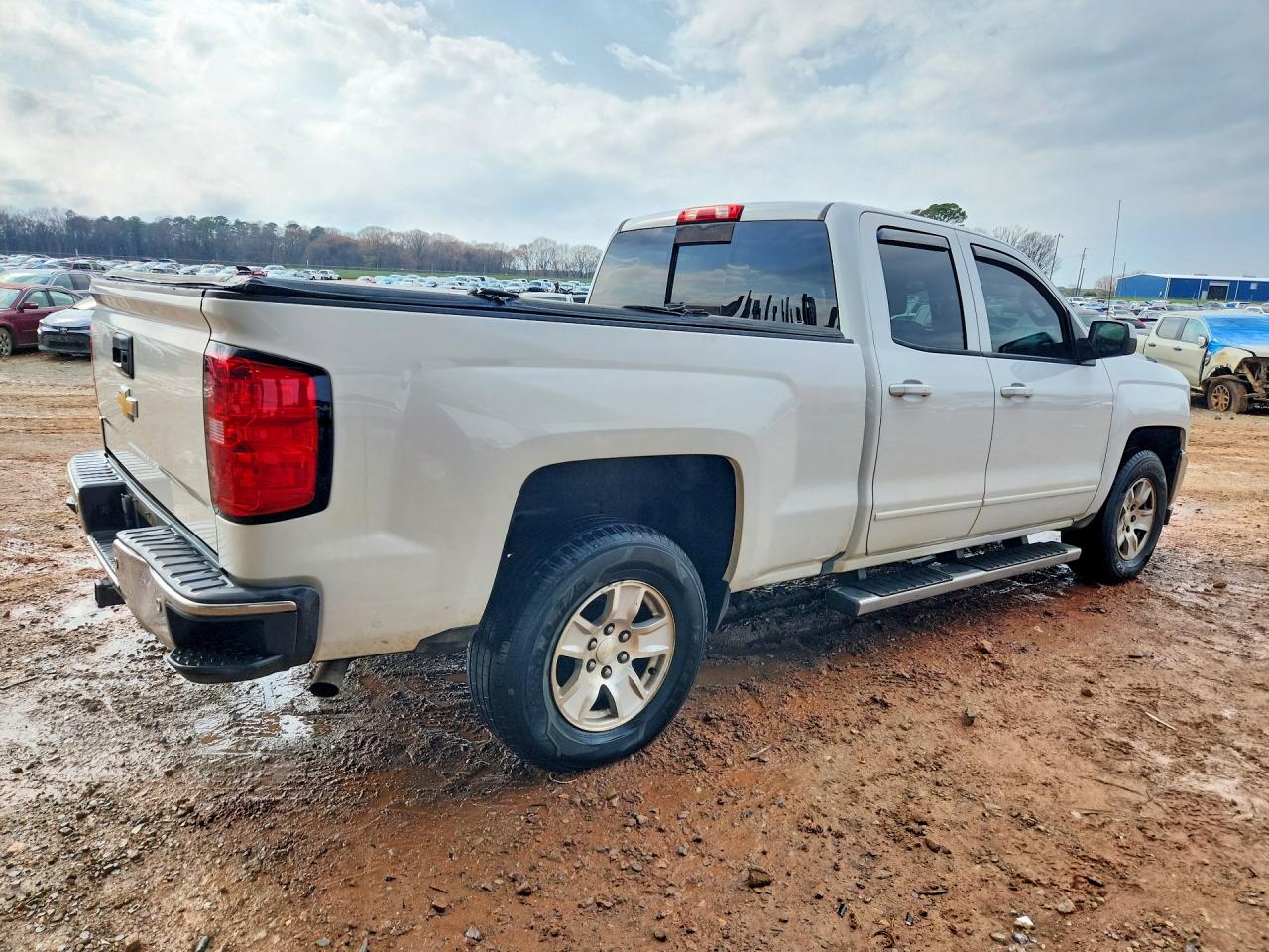 2016 CHEVROLET SILVERADO C1500 LT photo 3
