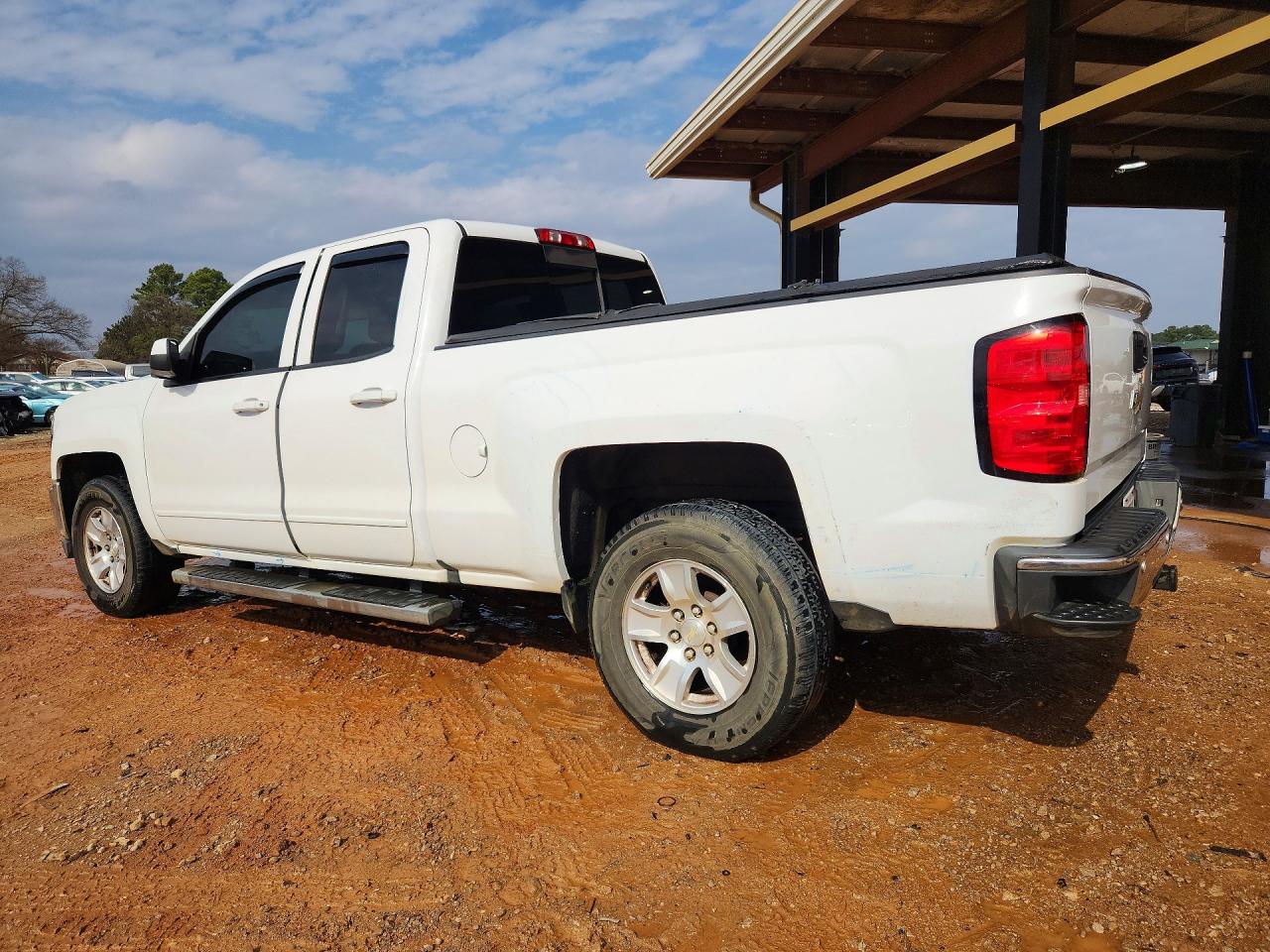 2016 CHEVROLET SILVERADO C1500 LT photo 2