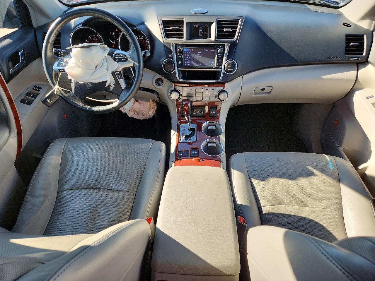 2013 TOYOTA HIGHLANDER LIMITED photo 8