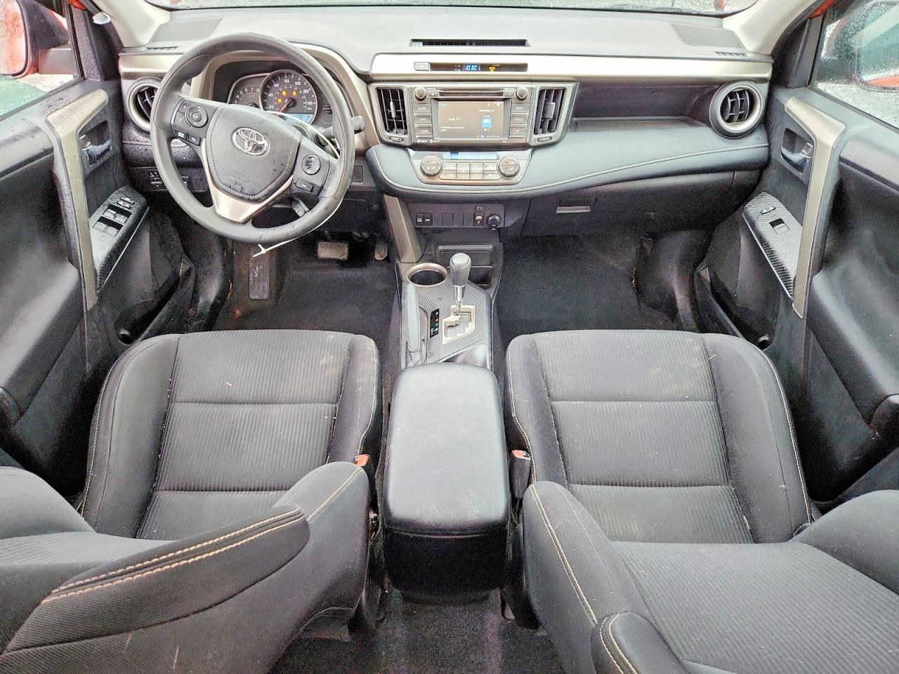 2015 TOYOTA RAV4 XLE photo 22