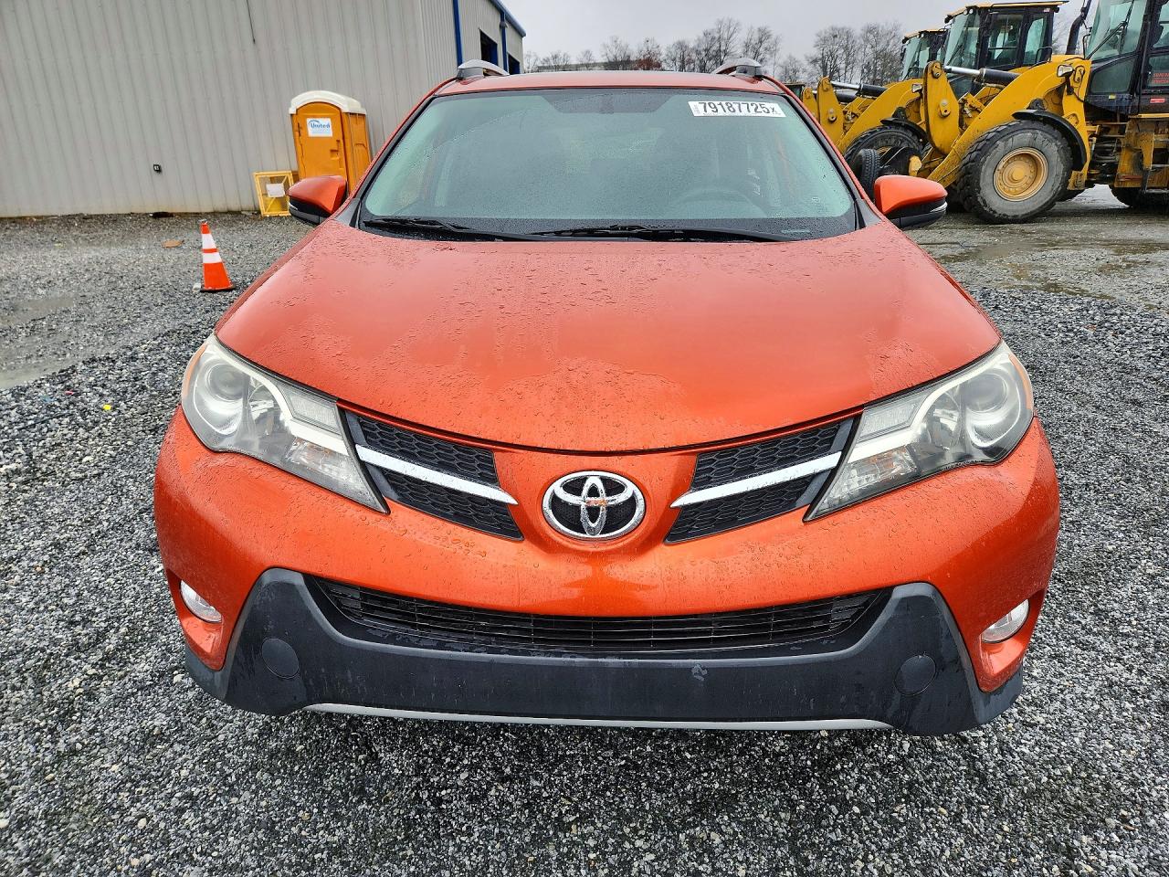 2015 TOYOTA RAV4 XLE photo 13