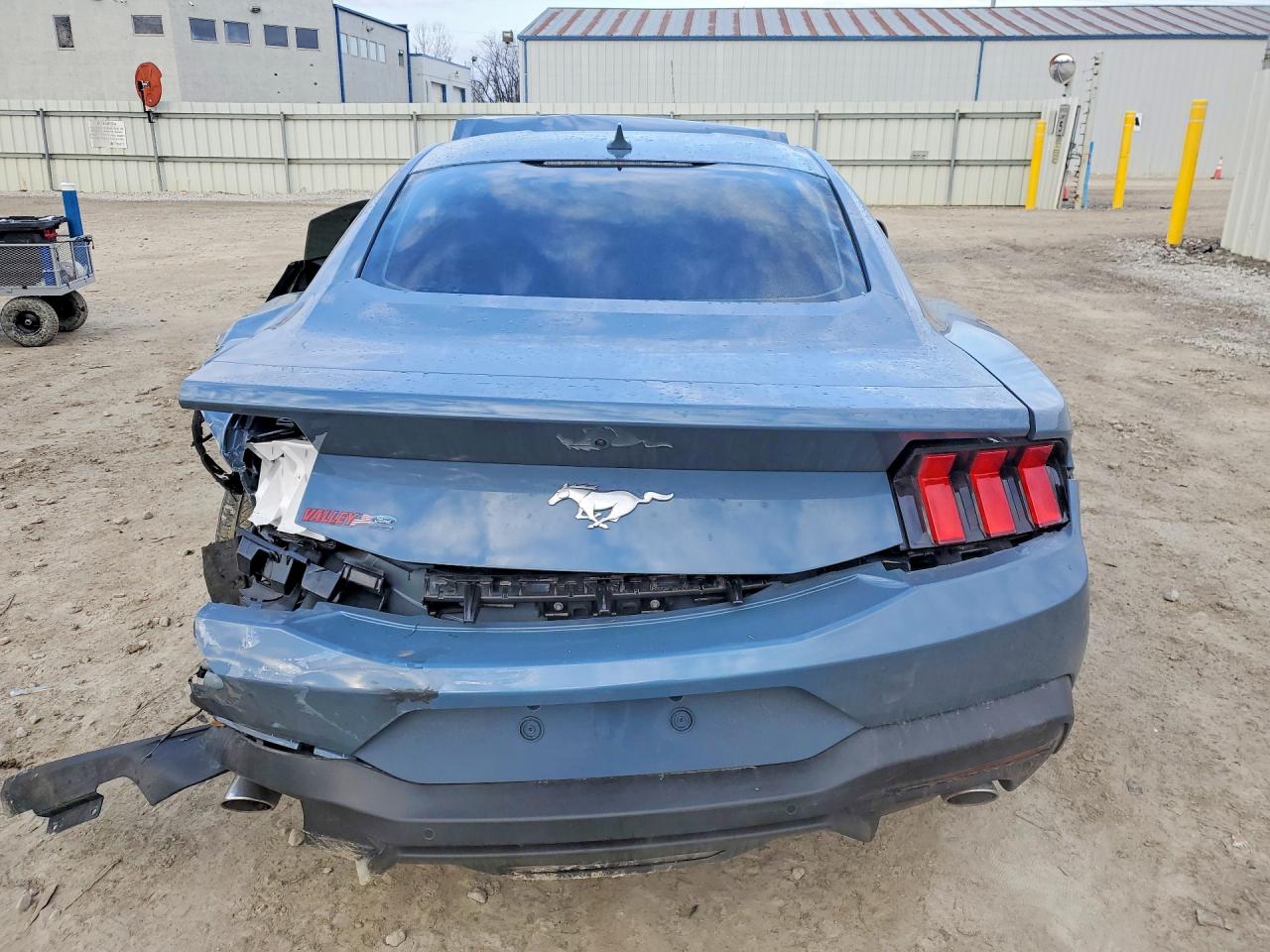 2024 FORD MUSTANG photo 11