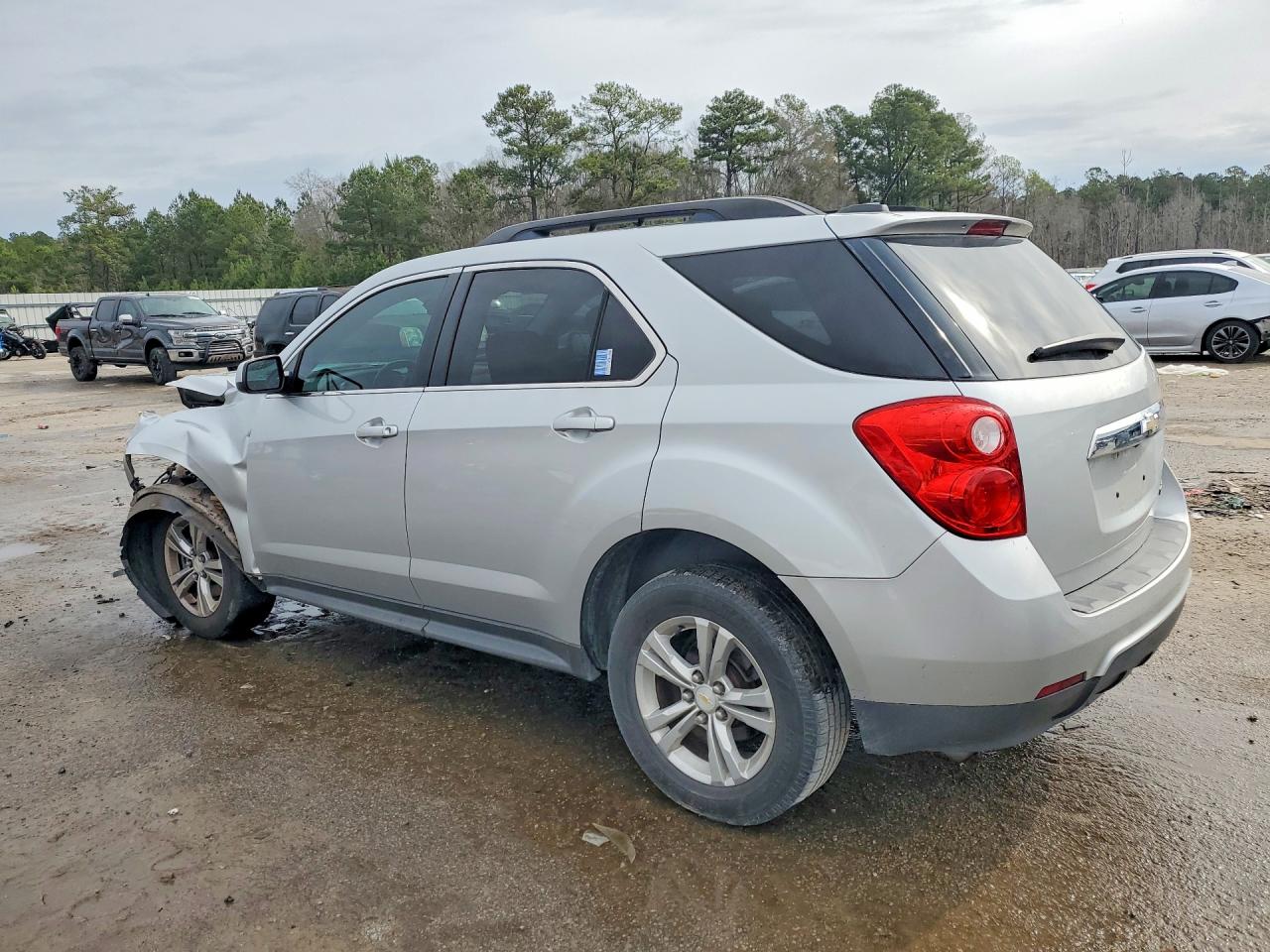 2015 CHEVROLET EQUINOX LT photo 2