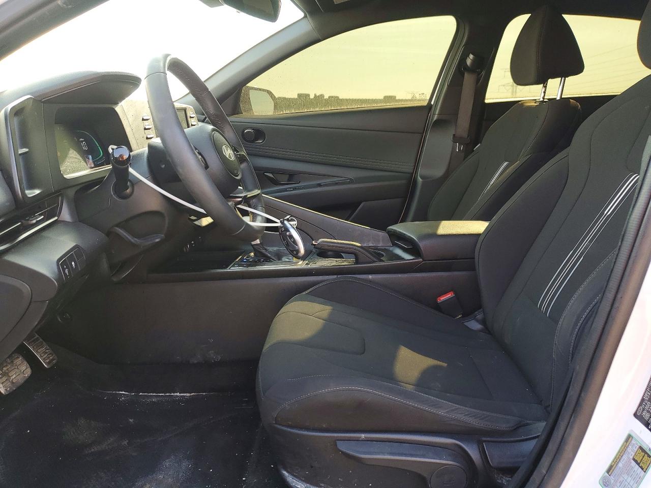 2025 HYUNDAI ELANTRA SEL SPORT photo 19