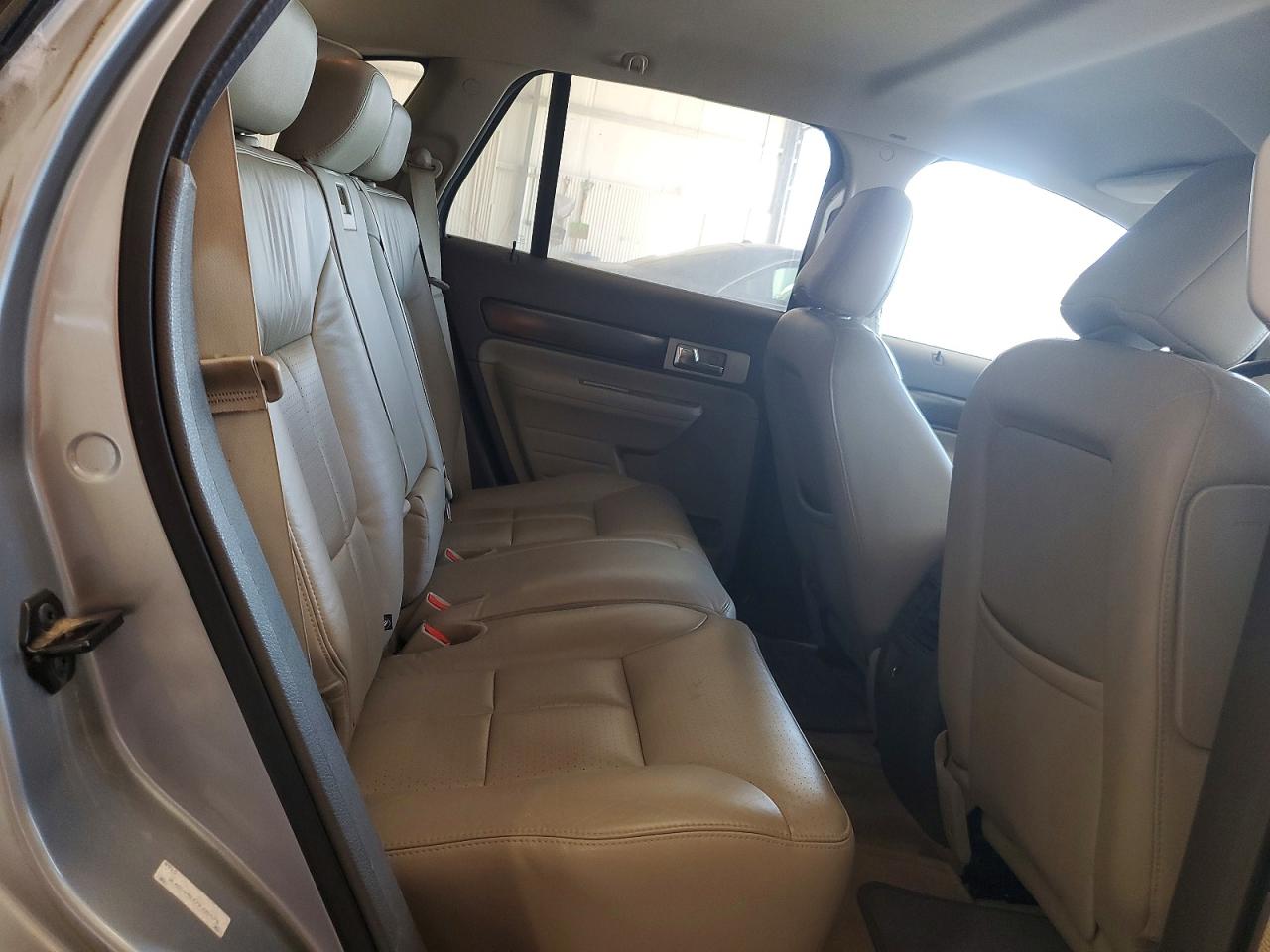 2007 LINCOLN TOWNHOUSE MKX photo 10