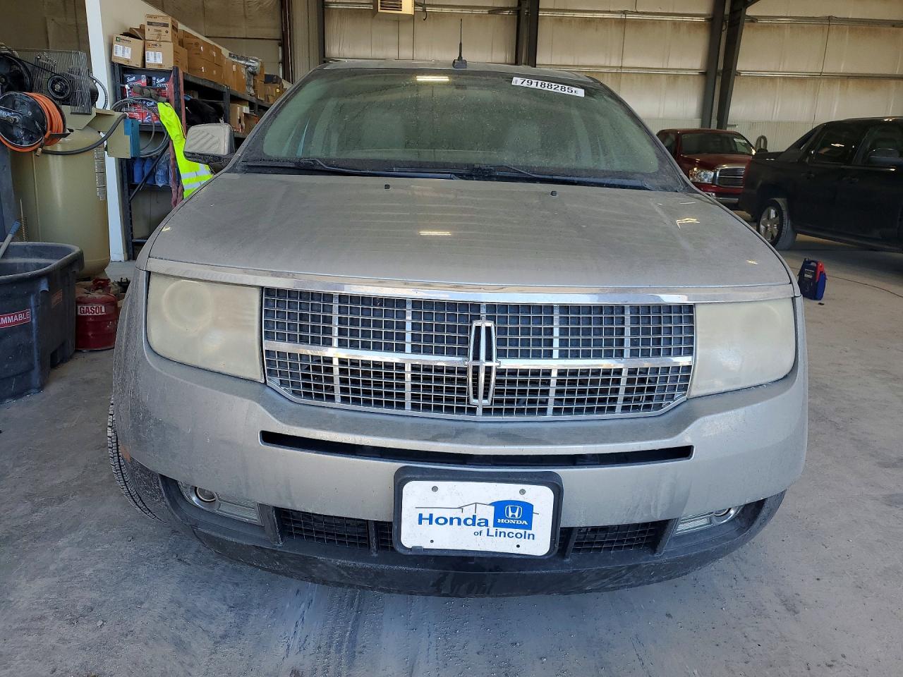 2007 LINCOLN TOWNHOUSE MKX photo 5