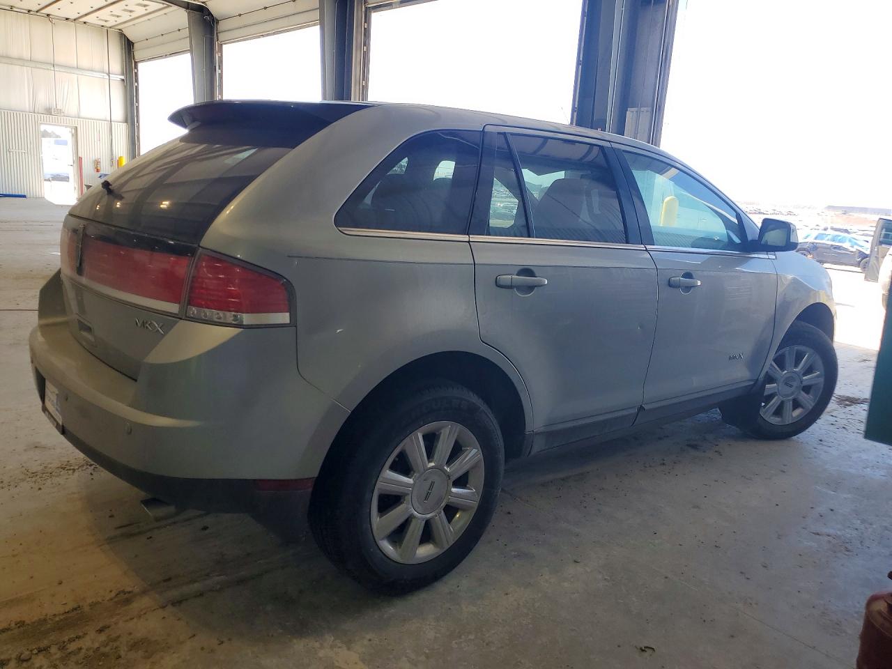 2007 LINCOLN TOWNHOUSE MKX photo 3