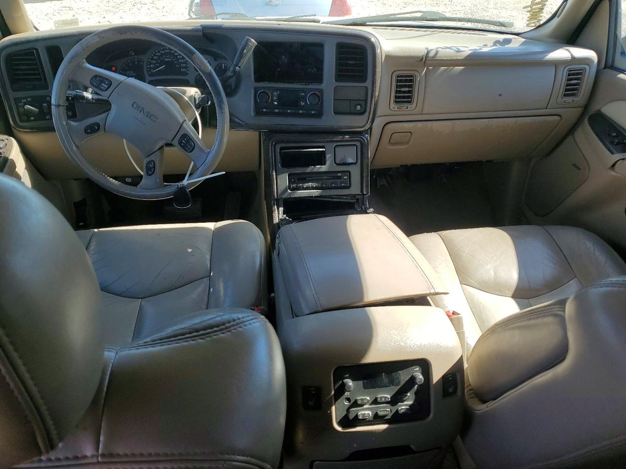 2005 GMC YUKON XL DENALI photo 8