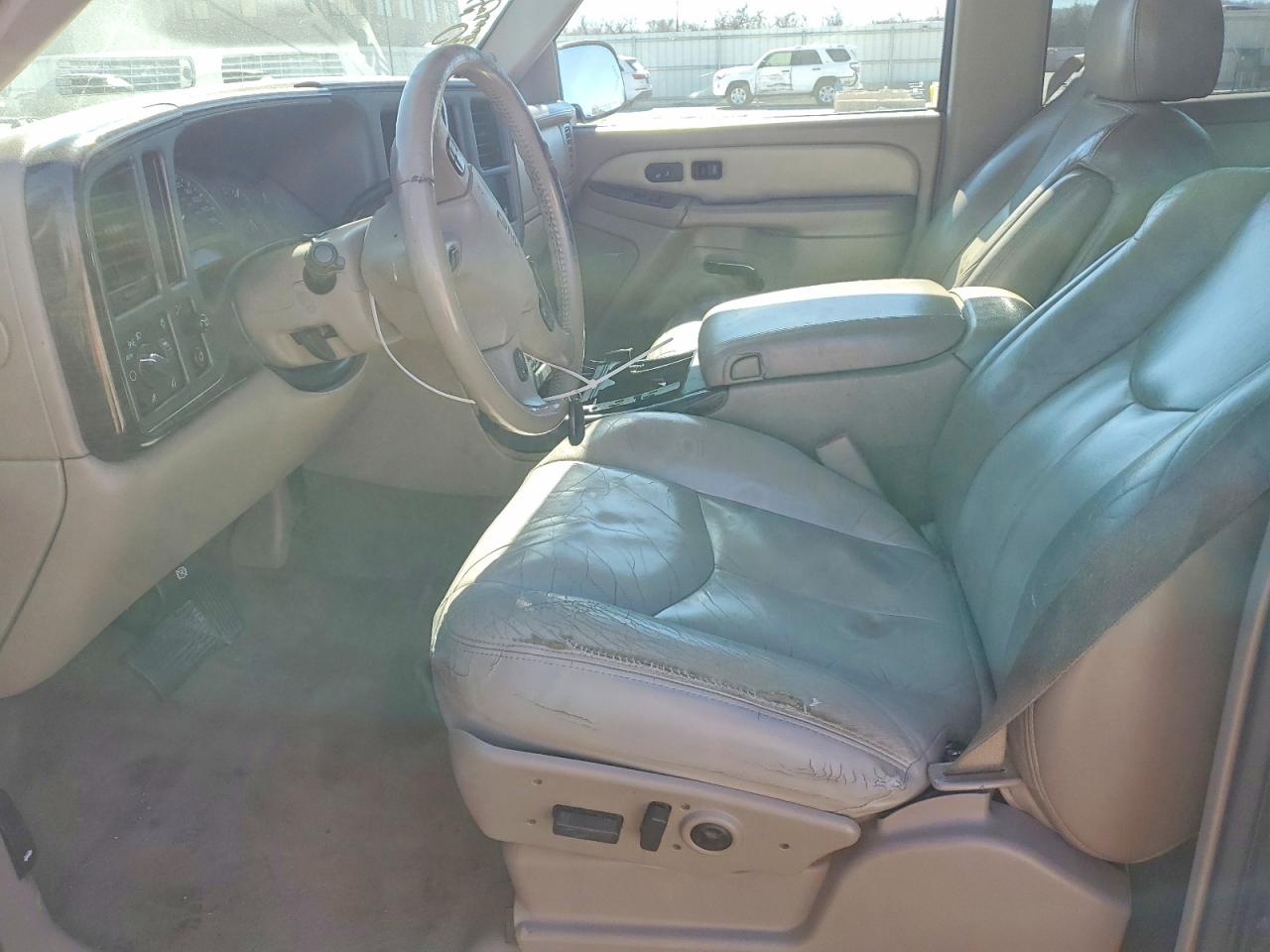 2005 GMC YUKON XL DENALI photo 7