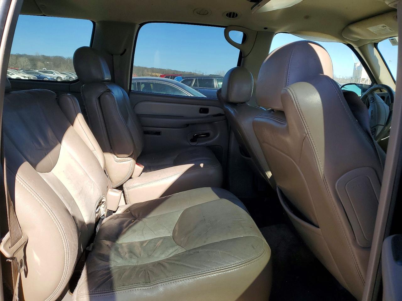 2005 GMC YUKON XL DENALI photo 11