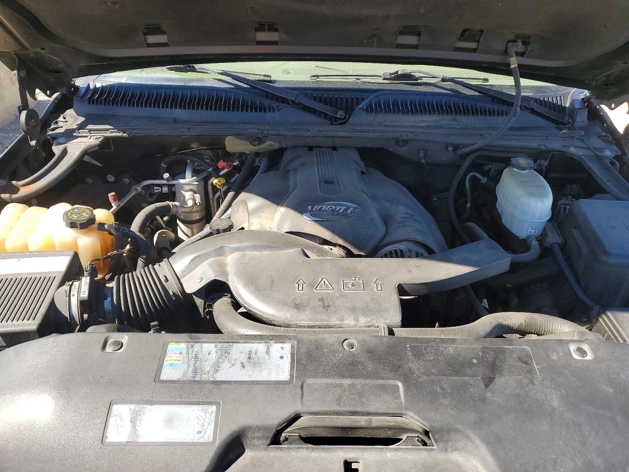 2005 GMC YUKON XL DENALI photo 12