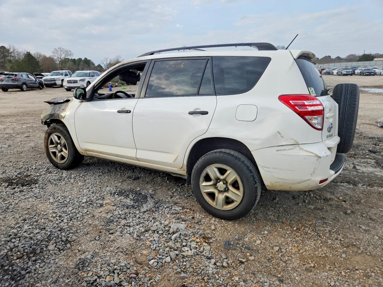2011 TOYOTA RAV4 BASE photo 4
