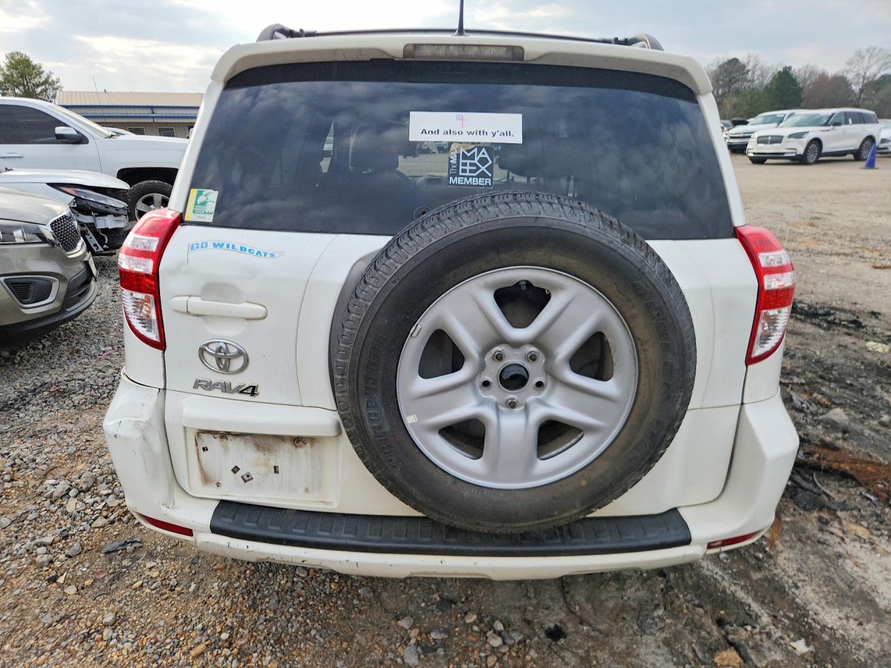 2011 TOYOTA RAV4 BASE photo 16