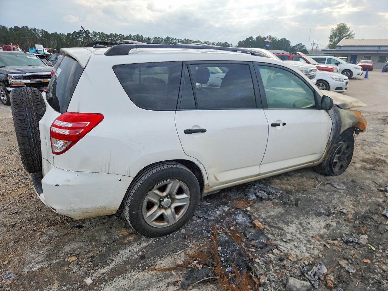 2011 TOYOTA RAV4 BASE photo 7