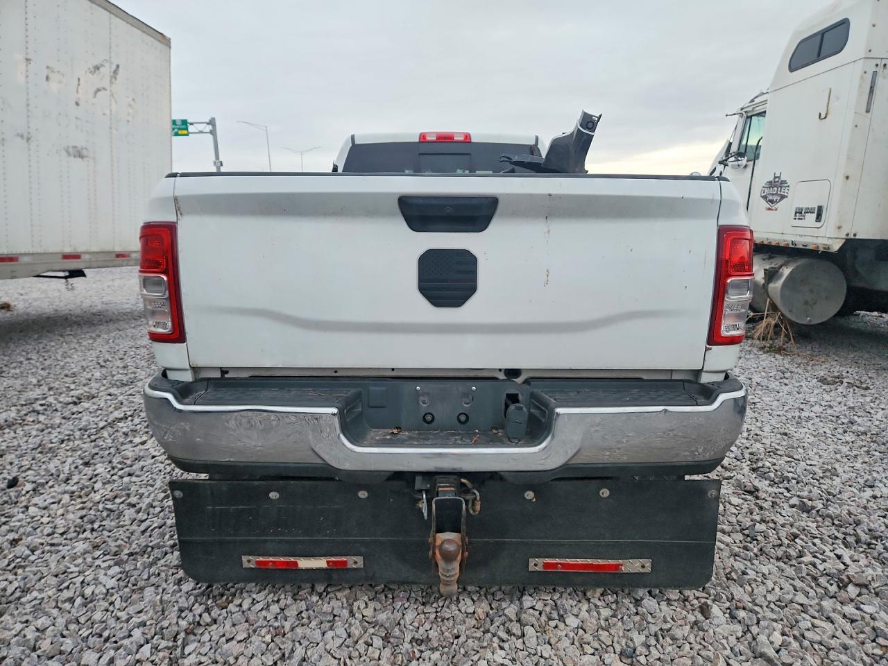 2022 RAM 3500 TRADESMAN photo 6