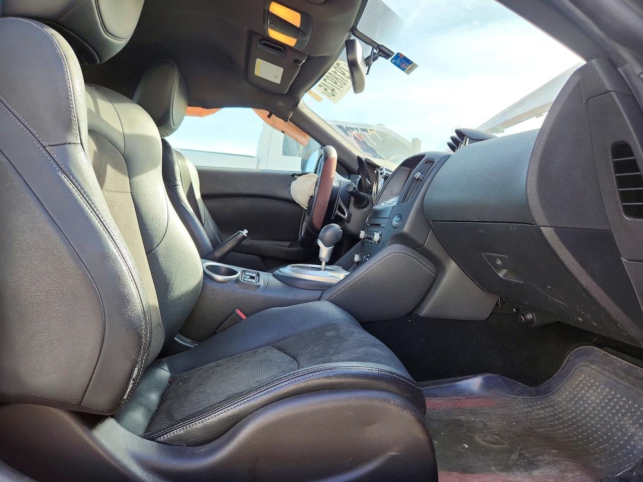 2018 NISSAN 370Z TOURING photo 19